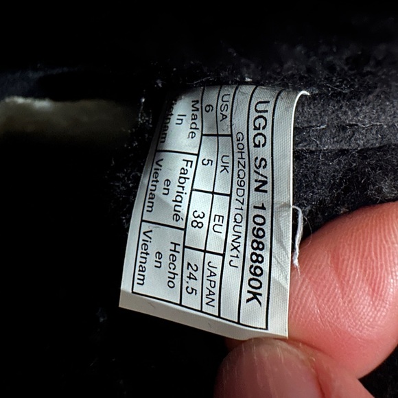 UGG K Butte II CWR 1098890K  Women's Boots Black Size USA 6 UGG - Picture 6 of 6